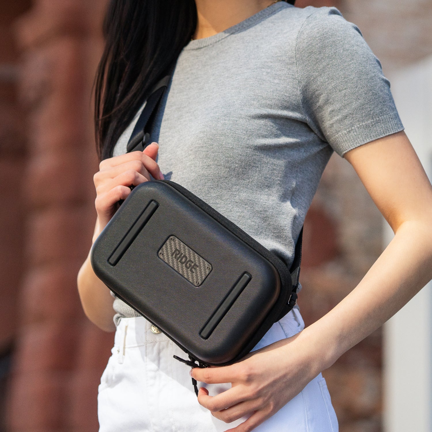 Hardshell Sling - Royal Black