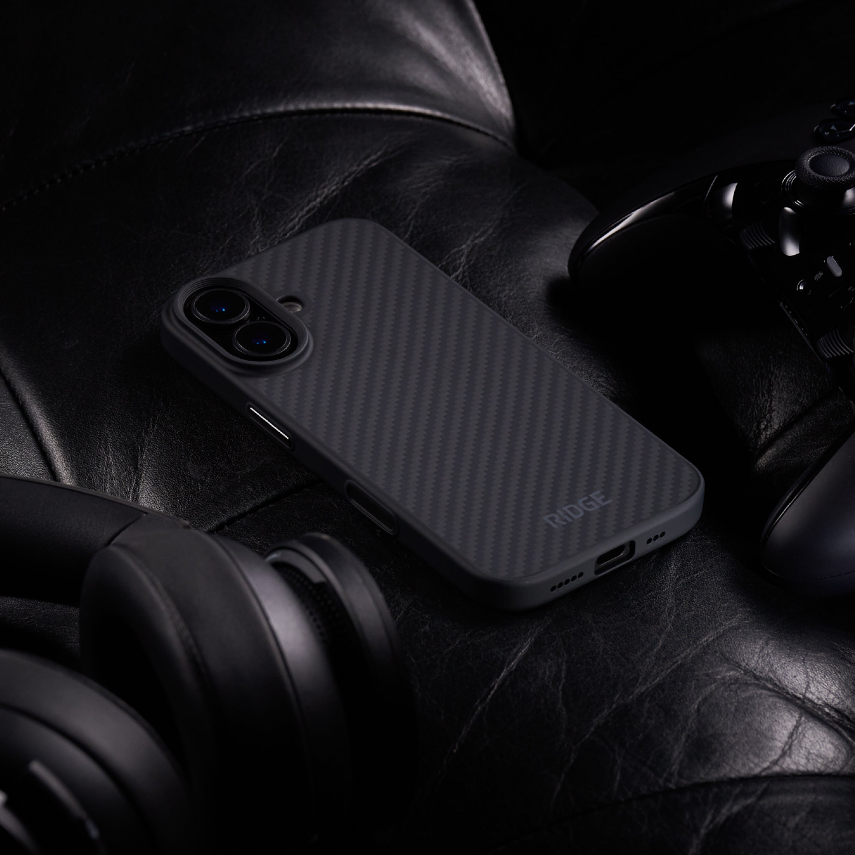 Everyday Phone Case - iPhone 17 - Carbon