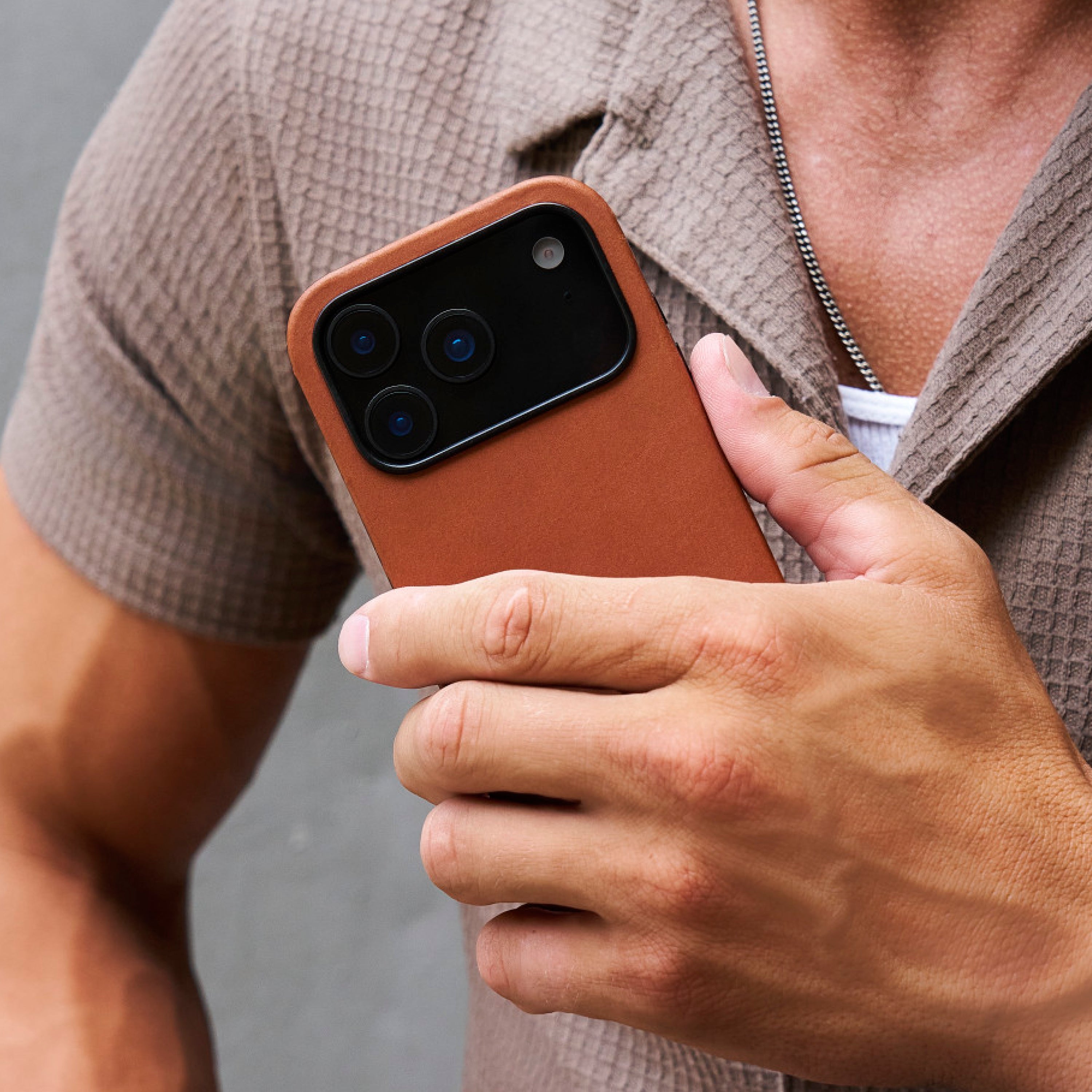 Everyday Phone Case - iPhone 17 Pro - Tobacco Brown
